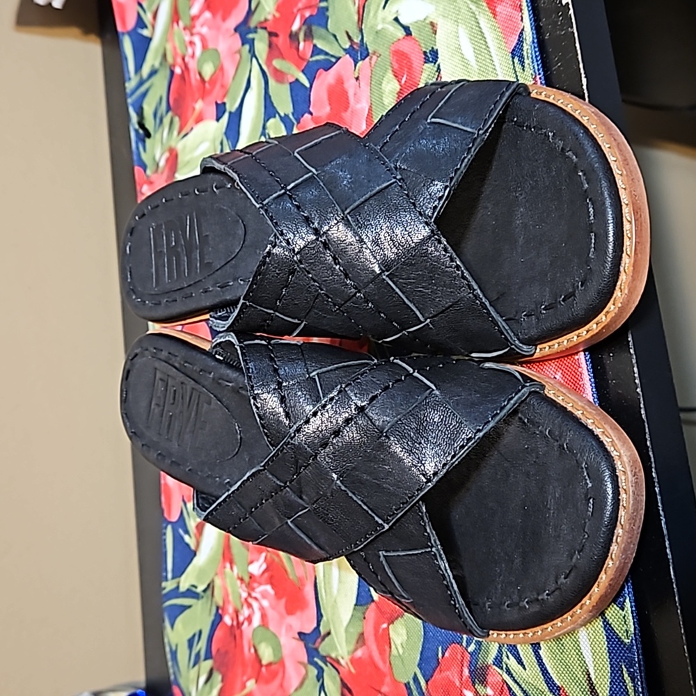 NEW Frye Leather Sandals - Picture 2 of 11